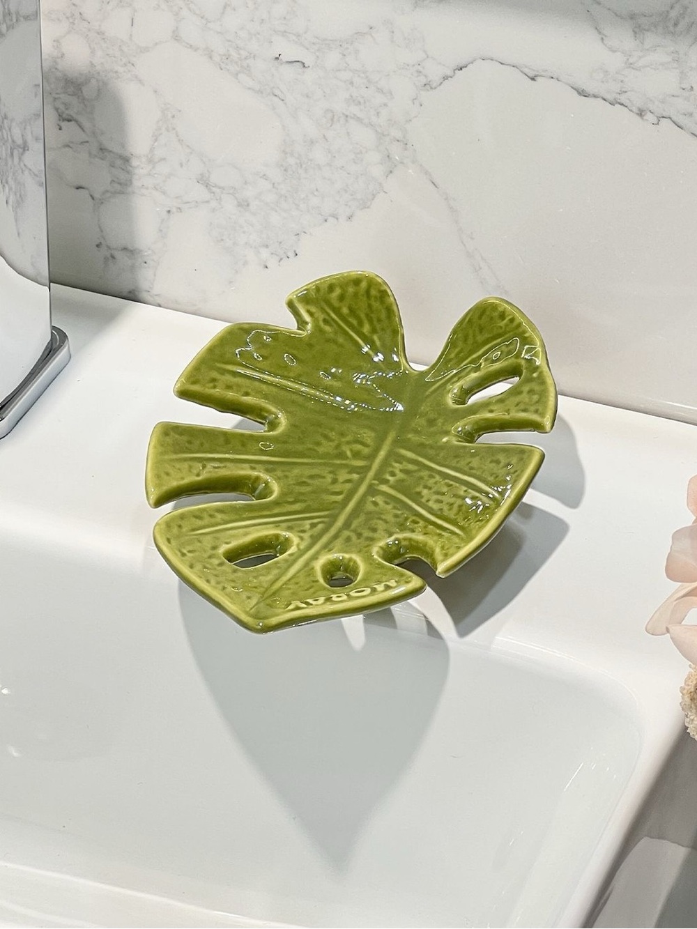 Green Leaf Ceramic Soap Dish - Home Bath